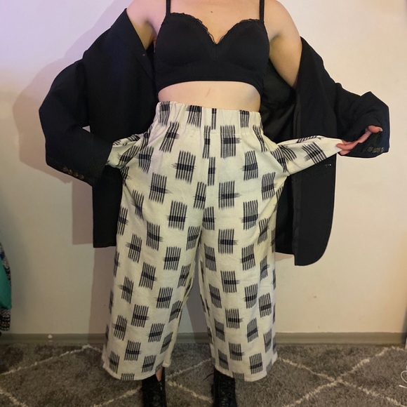 Beige and black wide pants - Picture 3 of 6